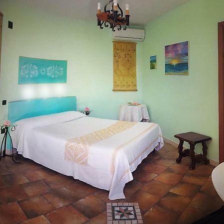 Le Quattro Mura Bed and Breakfast Pula Εξωτερικό φωτογραφία