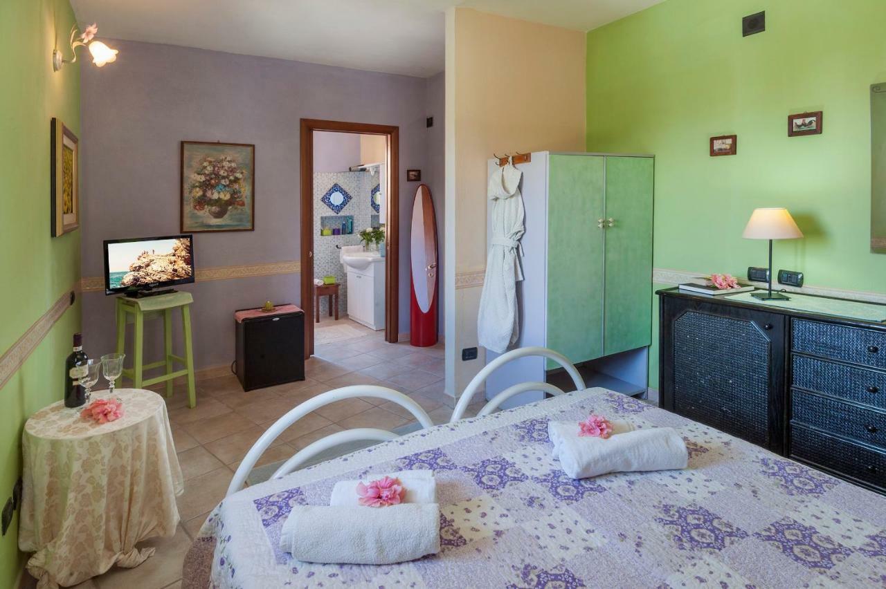 Le Quattro Mura Bed and Breakfast Pula Εξωτερικό φωτογραφία