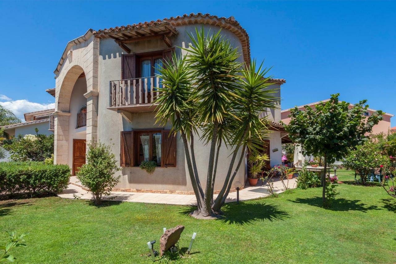 Le Quattro Mura Bed and Breakfast Pula Εξωτερικό φωτογραφία