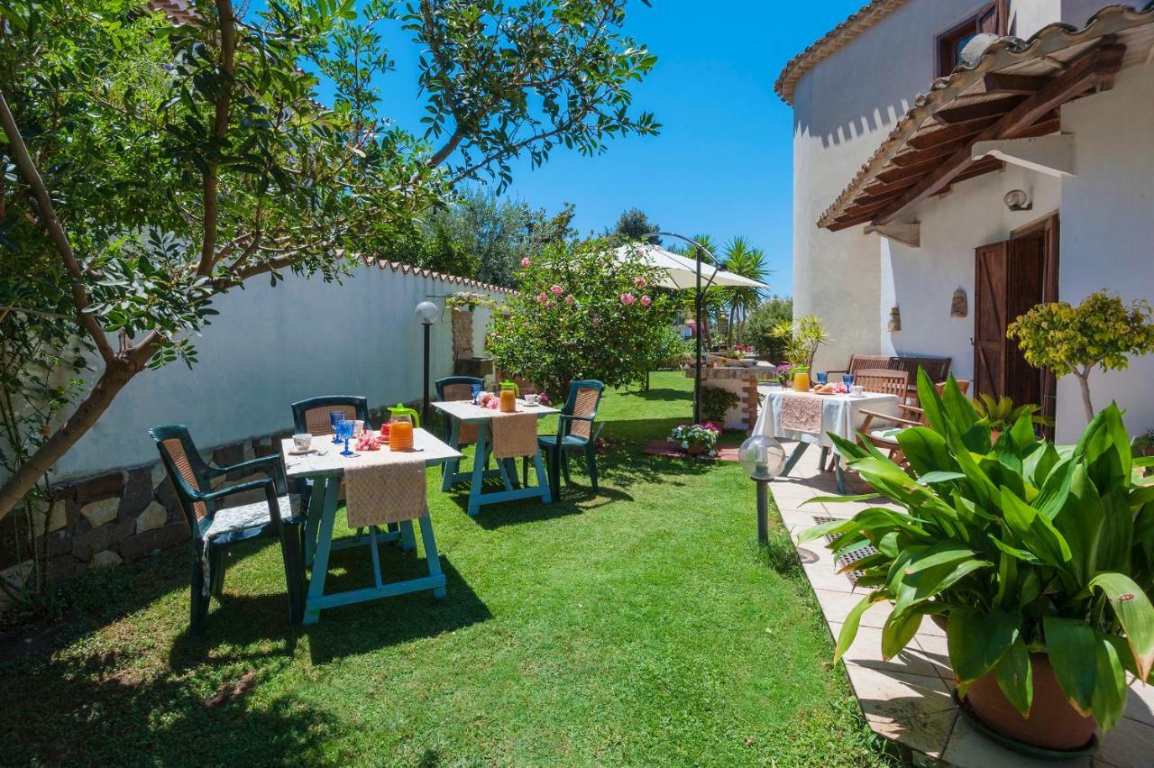 Le Quattro Mura Bed and Breakfast Pula Εξωτερικό φωτογραφία